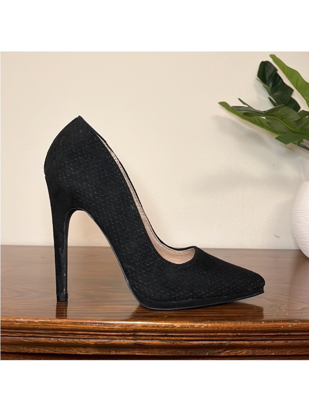 NEW Black Suede Pumps